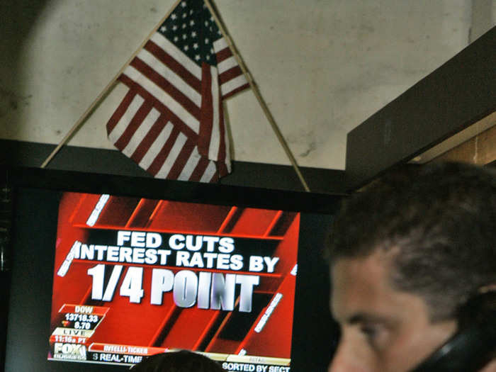 DECEMBER 11, 2007: The Fed cuts rates by 25 basis points to 4.25% and cuts the primary credit rate to 4.75%.