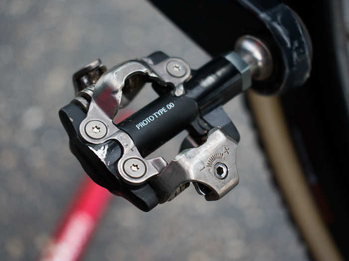 Van der Poel has been riding "proto type" pedals from Shimano, but they seem to just be Shimano XTR PD-M9000s with the side shaved off, perhaps for better performance in sand and mud.