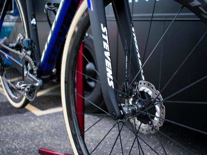 Like most pros, Van der Poel rides hydraulic disc brakes. These are part of the new Dura-Ace Di2 R9100 component group.
