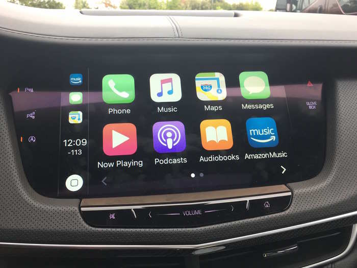 The CUE system also features Apple CarPlay integration.