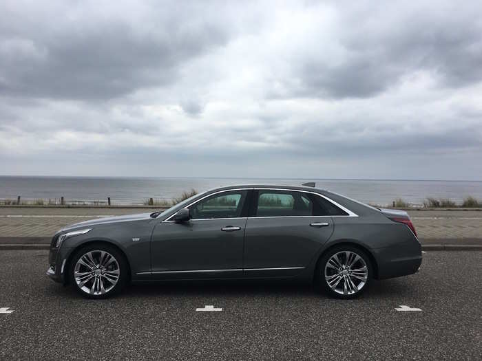 According to Cadillac, the top-spec CT6 can hit 60 mph in around 5.1 seconds.