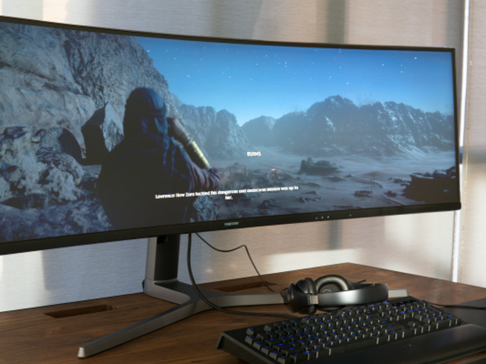 It also has some under-the-hood features that makes this monitor great for gaming.