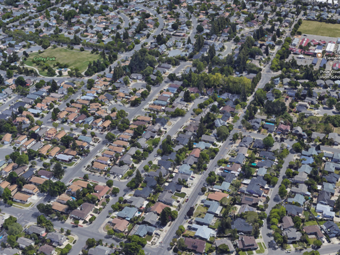 About 8,000 people lived in Santa Rosa