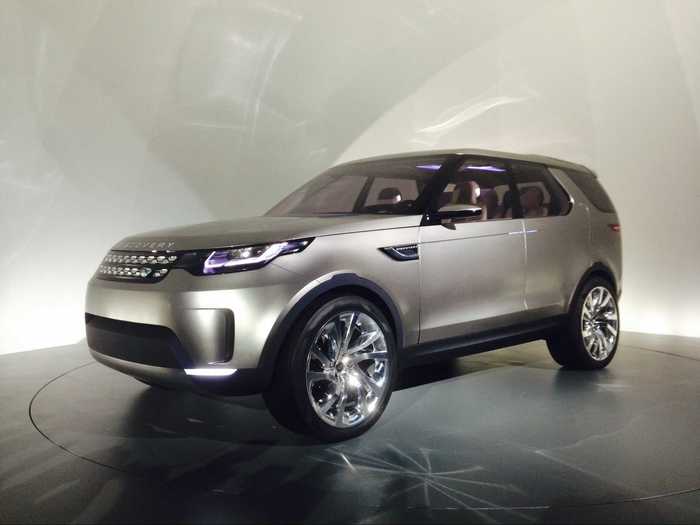 Its styling draws heavily from Discovery Vision Concept that debuted at the 2014 New York auto show.