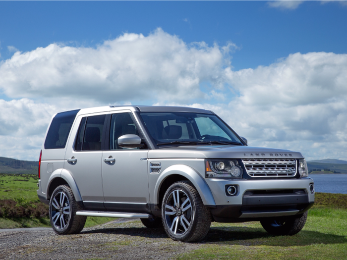 As an update to the LR3, Land Rover introduced the new fourth generation Discovery in 2009. In North America, it was badged as the LR4.