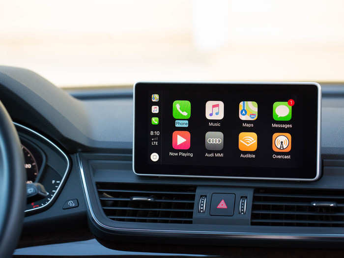 The Q5 came equipped with CarPlay from Apple. It places the most popular iPhone functions on a big screen right in the center of a car