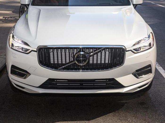 This is the first XC60 built under the watchful eyes of Geely, and it makes use of an engineering platform shared with the XC90.