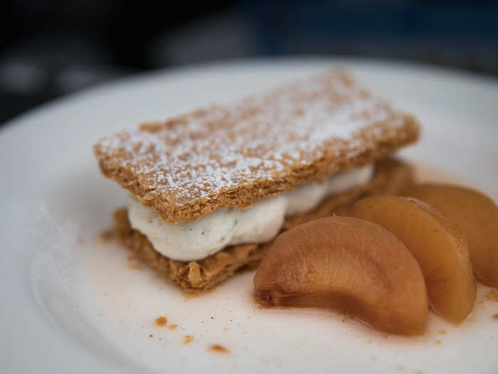 The flight also offered a variety of sweets and desserts.