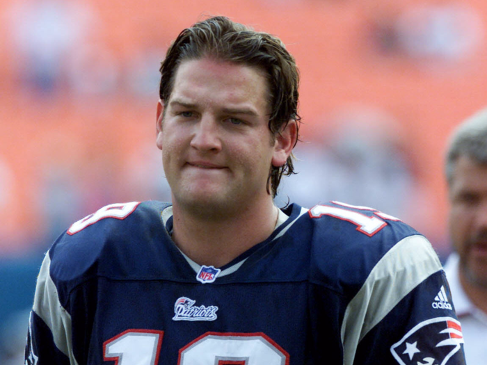 Damon Huard signed as a free agent with the Patriots prior to the 2001 season. He threw just one pass for the Patriots in three seasons as Brady