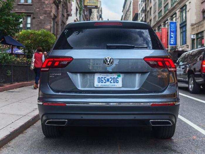 Outback, the Tiguan gets the formulaic SUV rear end with a single-piece lifting rear hatch.