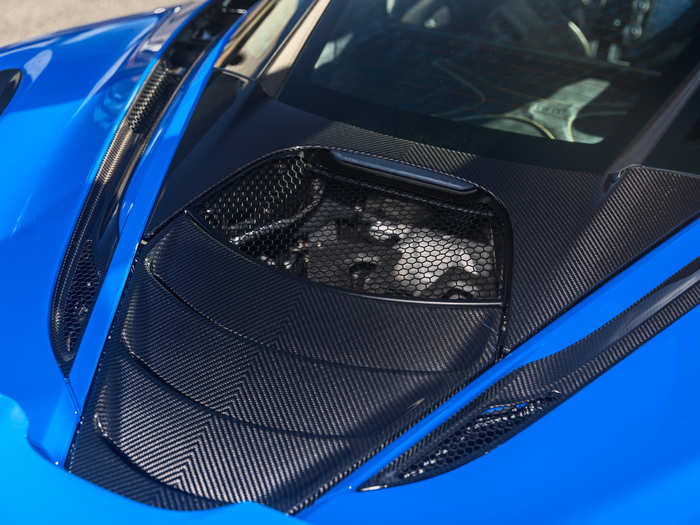 At the heart of the 720S is a new 710-horsepower, 4.0-liter, twin-turbocharged V8 engine. It features brand new turbochargers, intercoolers, cylinder heads, crankshaft, and pistons. The new engine is not only significantly more powerful than the previous unit, it also produces fewer harmful emissions. Unfortunately, you can