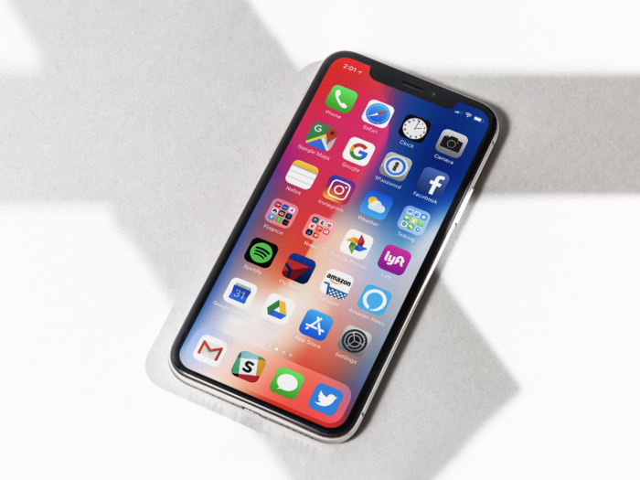 3. The screen on the iPhone X is better, at least compared to the larger Pixel 2 XL.