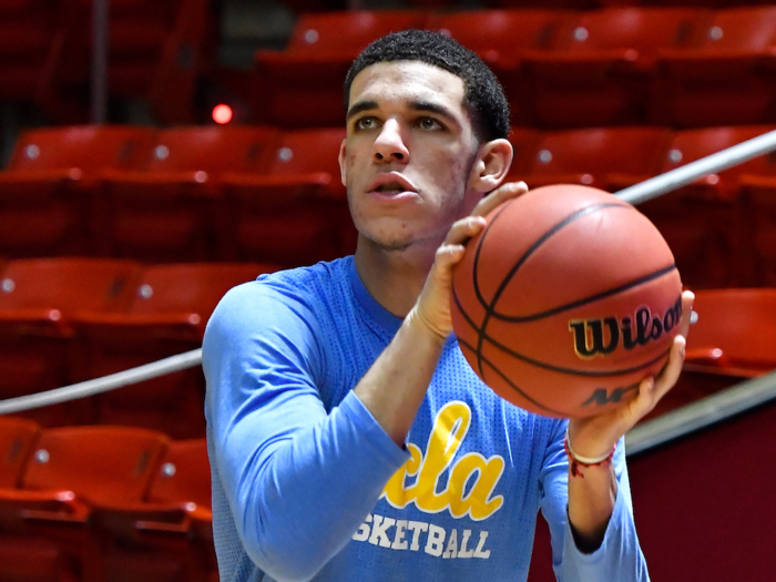 That fall, Lonzo headed off to UCLA as a prominent prospect. He had a solid season, averaging 14.6 points, 6.0 rebounds, and 7.6 assists in just over 35 minutes per game. Despite a bizarre shooting motion, he made over 55% of his shots from the field.