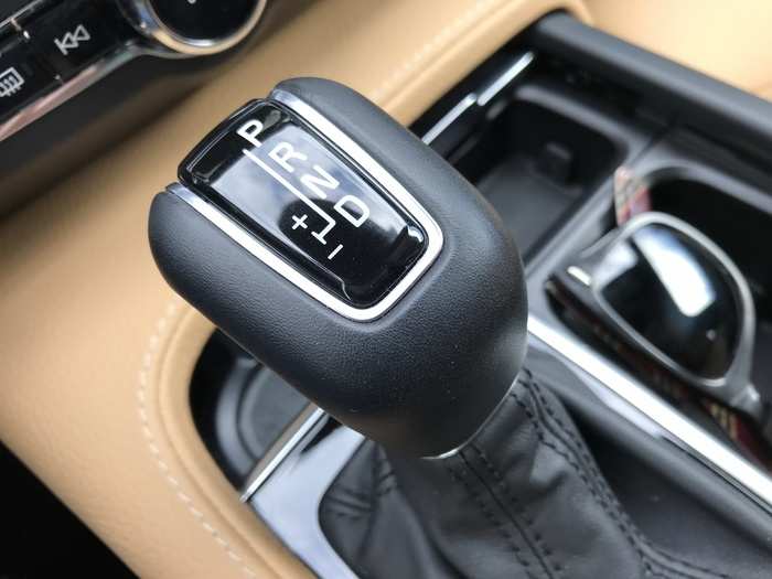 Yeah! A good old-fashioned P-R-N-D shifter. The V90