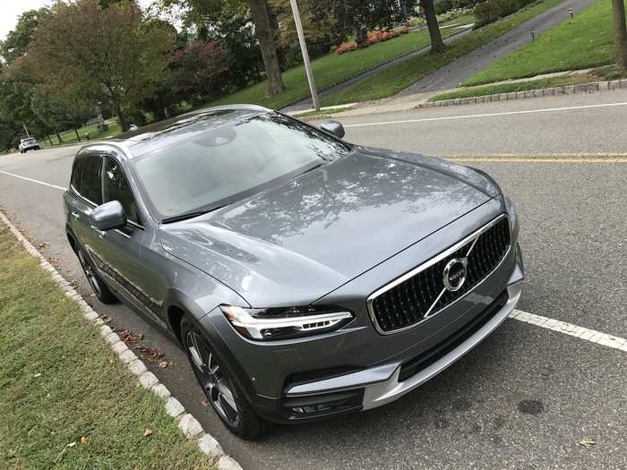 The V90 might be the best-looking wagon Volvo has ever made. Sure, fans of the classic 240 wagons of yesteryear can disagree. But this vehicle is sharp.