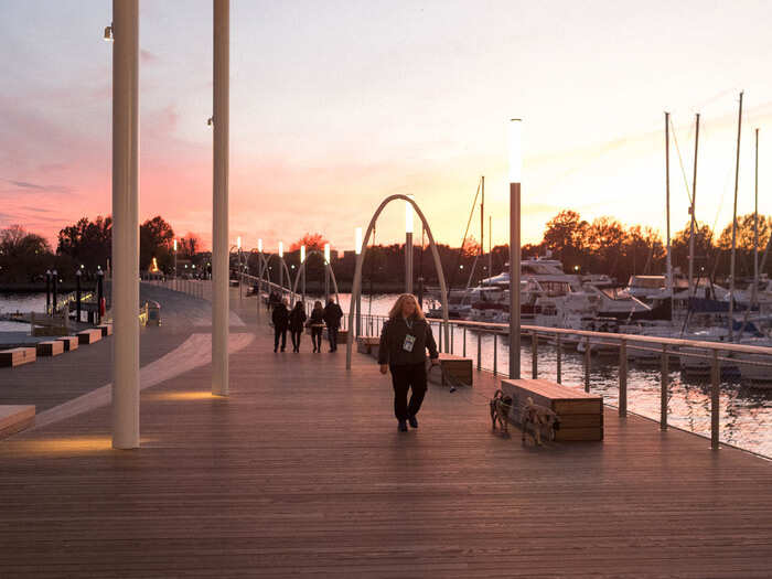 Recreation Pier looked like a nice place to walk your dog or take a run after work. It features places to rent kayaks or paddle boards, and has a free ferry service to nearby East Potomac Park.