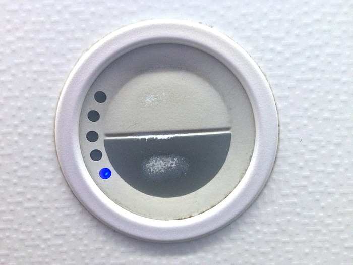 The button beneath each window comes with five settings. The top button makes the window clear; the bottom makes it more tinted.