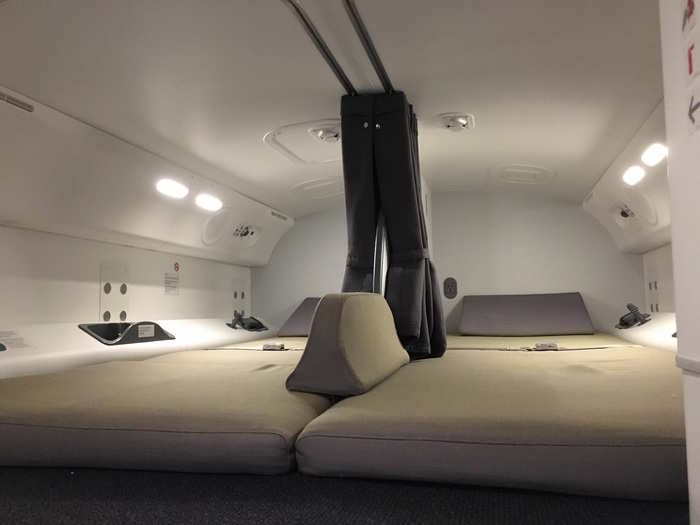 .... Sleeping quarters for two pilots. Even though the Dreamliner requires only two pilots, airlines usually fly with four on its long-haul international routes, the main crew, and a relief crew.