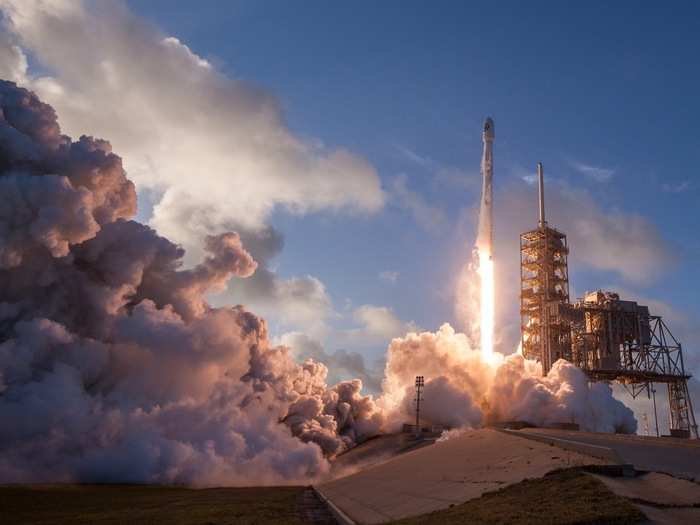 SpaceX used a recyclable rocket booster that doesn