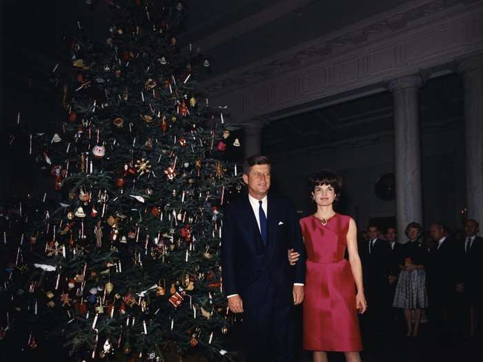 First Lady Jacqueline Kennedy took White House Christmas decorating to a new level when she started selecting holiday themes. In 1962, the White House Christmas tree was decorated with ornaments inspired by children, including candy canes and gingerbread cookies.