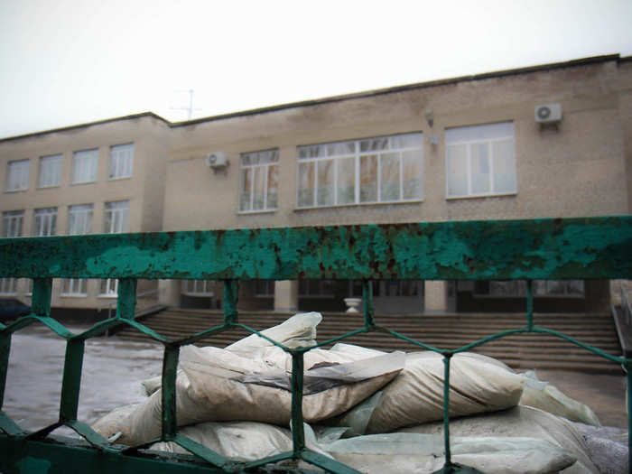 This is the school in Marinka, which is guarded by armed Ukrainian soldiers.