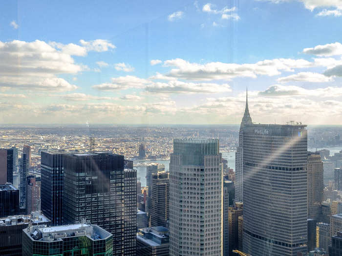 There are a few problems with the view from Rockefeller Center. Because you are in Midtown and only on the 70th floor, your view of many skyscrapers is obstructed. Like the Chrysler Building.