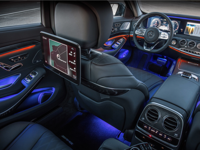 The car can also be built for maximum comfort, with the option to purchase seats with massage functions and a fragrance atomizer that comes standard with every model and can emit five different aromas.