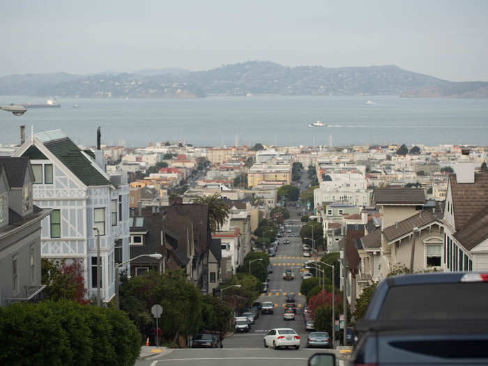 The best view in the city was in Pacific Heights, and with that swath of real estate now up for grabs, old-monied families claimed the working-class neighborhood as their own.