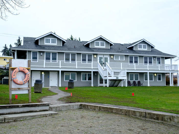 Medina is a city of about 3,000 people. The Medina Beach Park doubles as the City Hall and police station.