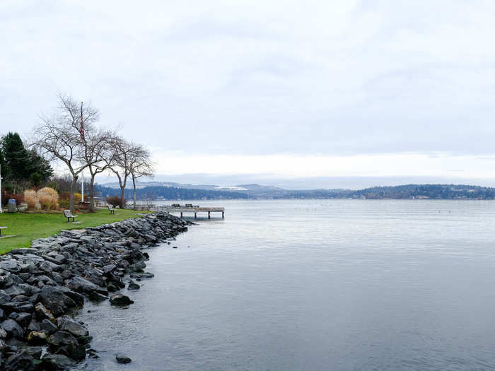 The city has a spectacular view of Seattle, Lake Washington, and the surrounding area. You feel miles away from Seattle