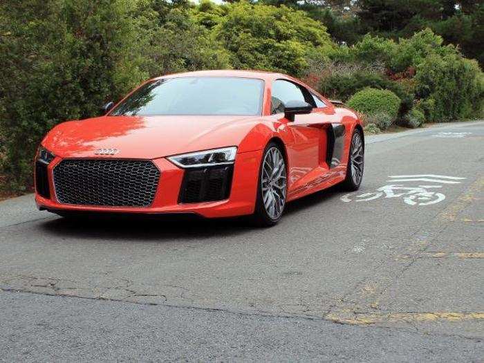 San Francisco is famous for its tight, circuitous roads — not easy to navigate in the long, wide R8. Proceed carefully.