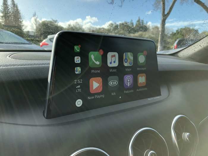 Apple CarPlay and Android Auto are available.