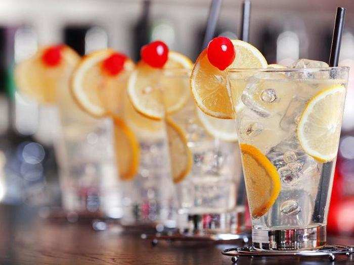 25. Tom Collins. Whichever spirit you choose to use, the lemon is crucial to this drink, typically made with gin, lemon juice, sugar, and carbonated water.