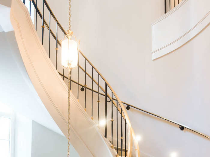 There are several nods to classic pre-war apartments of the 1920s, many of which were duplexes and featured spiral staircases. This staircase was inspired by famous architect William Adams Delano and carries tenants from the lobby to the building