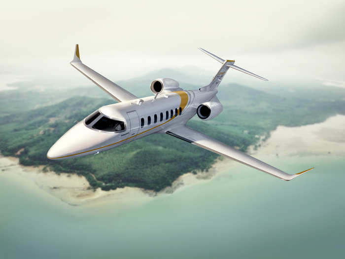 Learjet 75