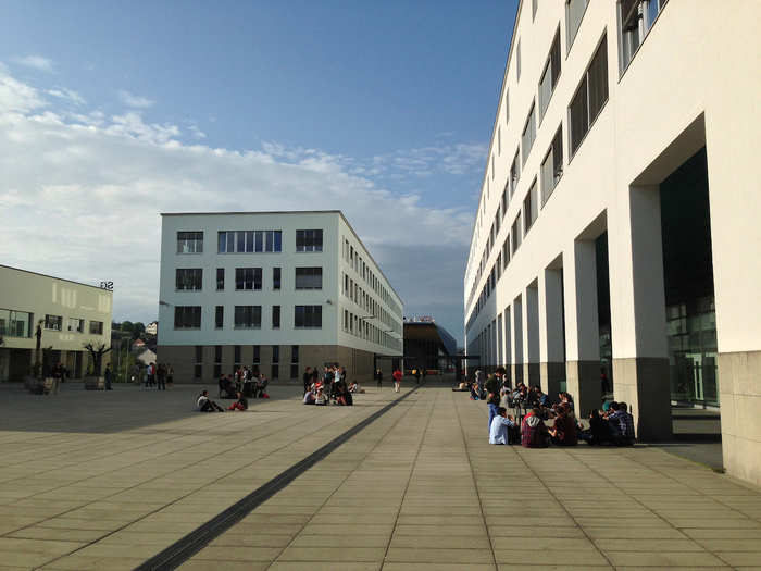 18. Ecole Polytechnique Fédérale de Lausanne (EPFL)