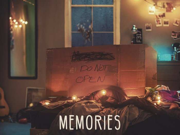 2017: The Chainsmokers — "Memories: Do Not Open"