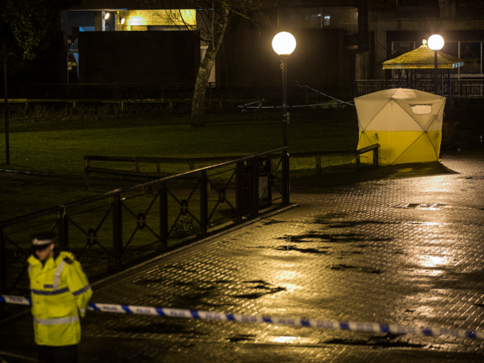 4:15 p.m. — A member of the public calls the police after seeing the pair collapsed on a bench at The Maltings.