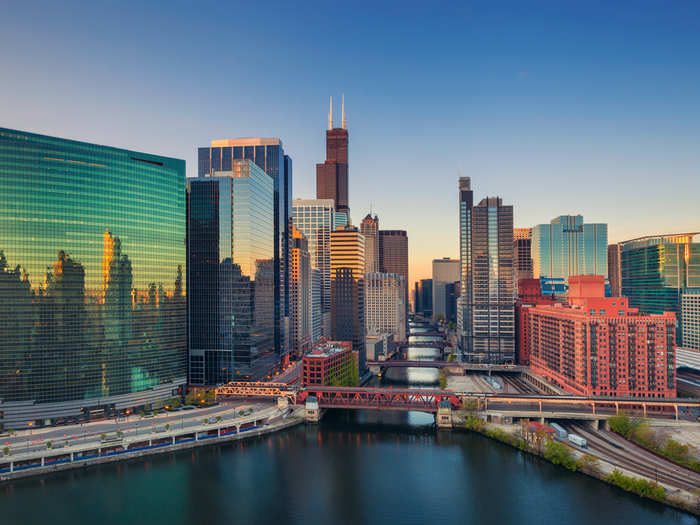 The city that brings the most contestants: Chicago.