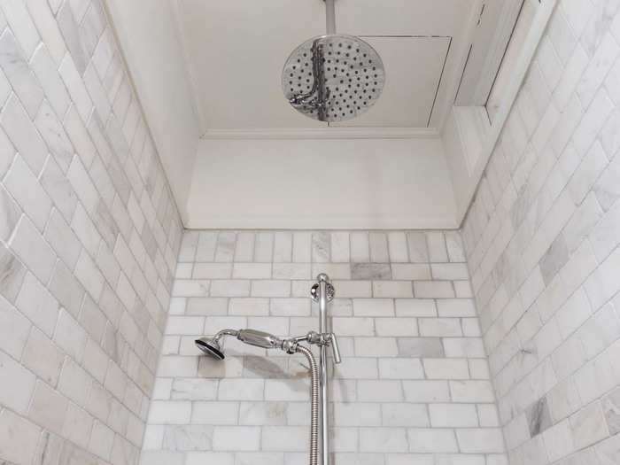 I awoke the next morning running a bit late, thanks to the aforementioned migraine triggered by the dryness of the heat. There was no complimentary newspaper outside my door, but the pressure and temperature of the shower however were perfect and the rain shower-head was luxurious.