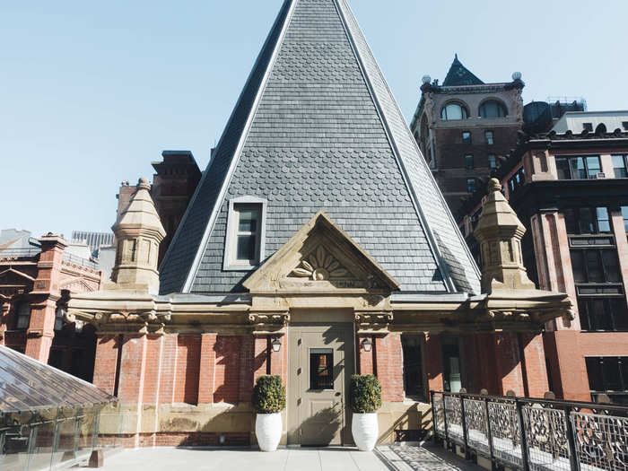 The Beekman building has two "turret" penthouse suites with private rooftop terraces. The turrets are original to the building and were typical for the design of the period.