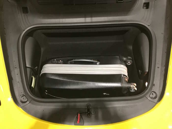 With the engine located in behind the driver and in front of the rear axle, the Cayman comes with a 5.2 cubic feet frunk. It