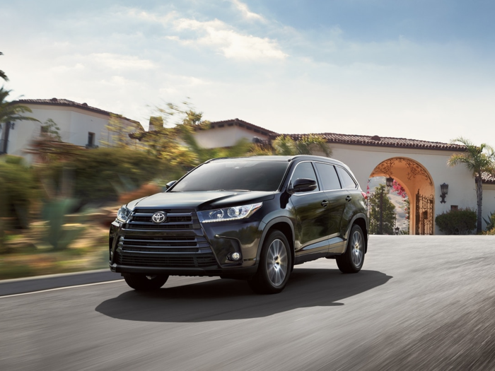 8. Toyota Highlander: 215, 775. +12.7%.