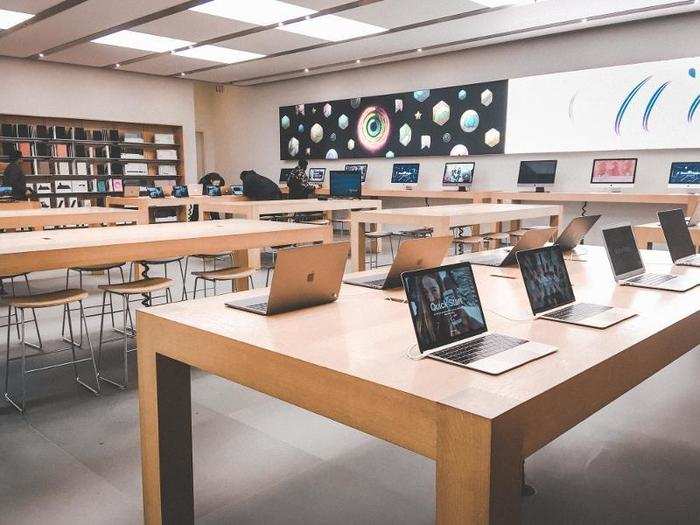 The store carried every Apple product you could think of between the two floors, and it had plenty of space for customers to try out everything before buying.