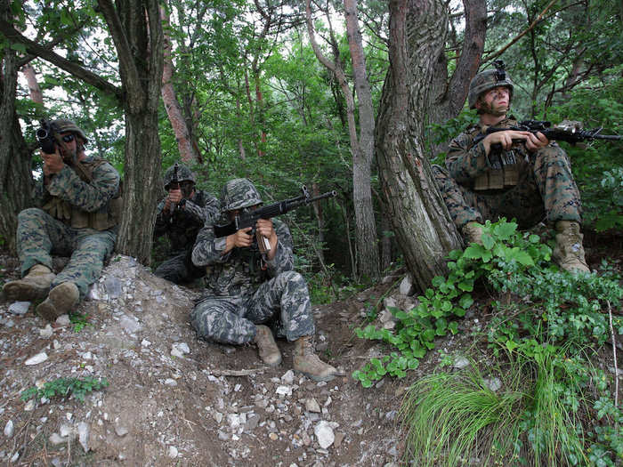 US Marines from 3rd Marine Expeditionary force deployed from Okinawa, Japan, train with South Korean soldiers in Pohang, South Korea, July 6, 2016.