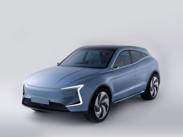 Startup SF Motors unveiled its plans to make electric SUVs at the New York International Auto Show.