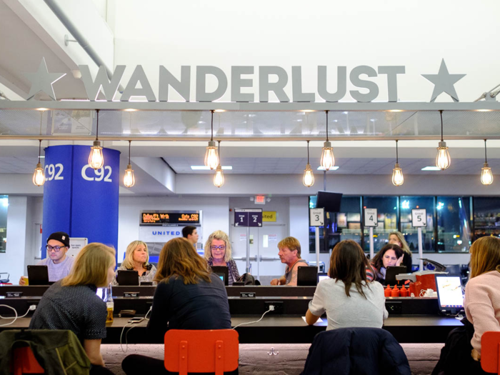 When I finally got through, I had just enough time to grab a bite to eat before boarding. I stopped at Wanderlust, one of the dozens of restaurants in United