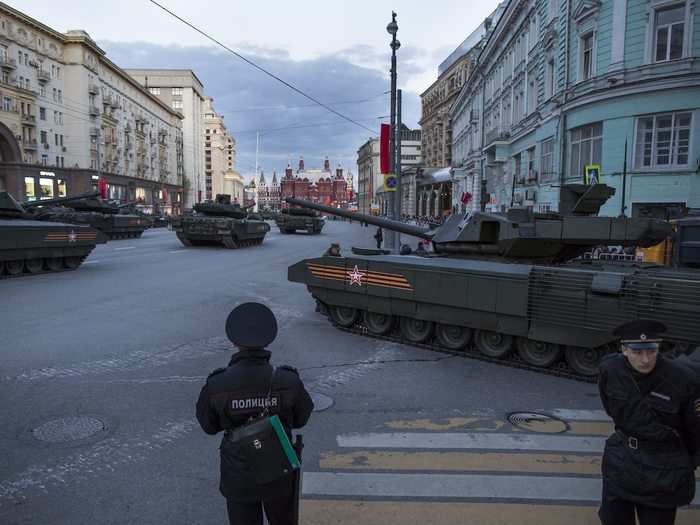 The front of tank is fitted with reactive armor, and the back is fitted with bar armor for extra protection from RPGs.