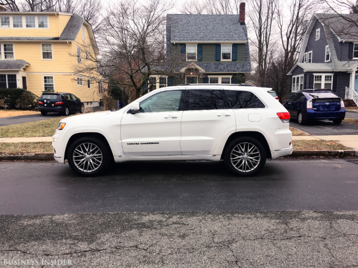 Aesthetically, the Grand Cherokee is quite the looker.