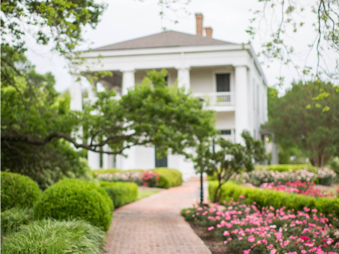 But, within a few months, Chip had won over Joanna. Soon, she fell in love with him—and his most successful business venture: flipping houses. Within a year of their first date, they got engaged, and they married in Waco’s historic Earle Harrison House in 2003.